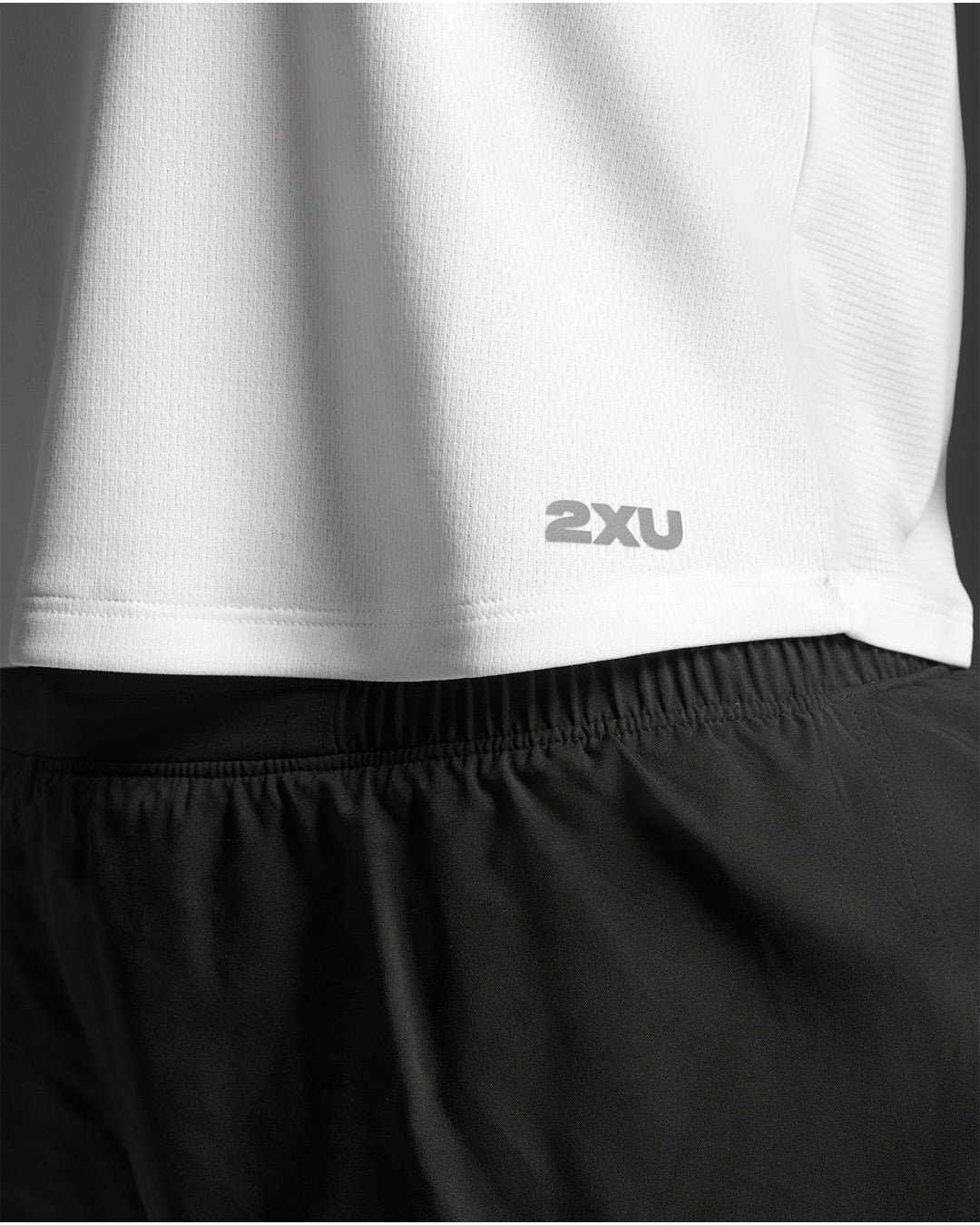 2XU Women's Aero Mesh Crop Tank - White/Silver Reflective