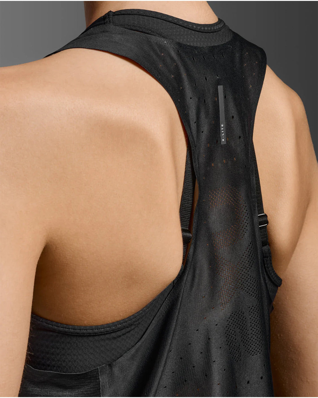 2XU Women's Light Speed React Crop Singlet - Black/Black Reflective