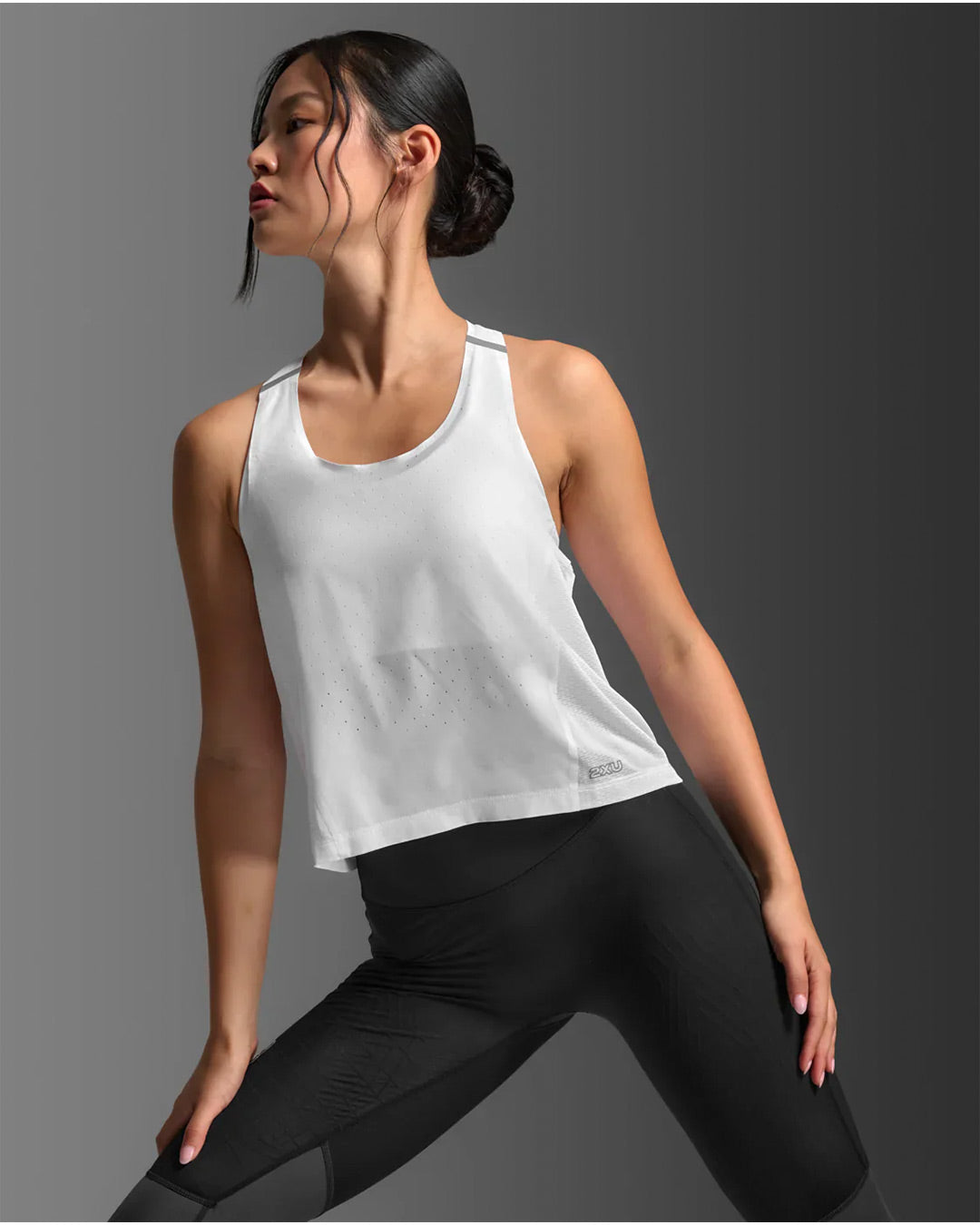2XU Women's Light Speed React Crop Singlet - White/Silver Reflective
