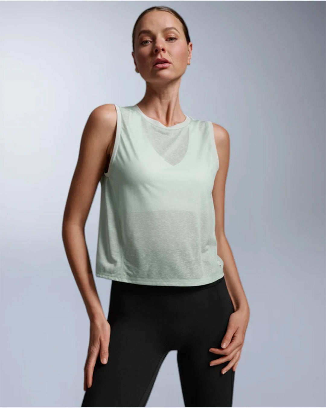2XU Women's Relight Crop Tank - Seafoam/White