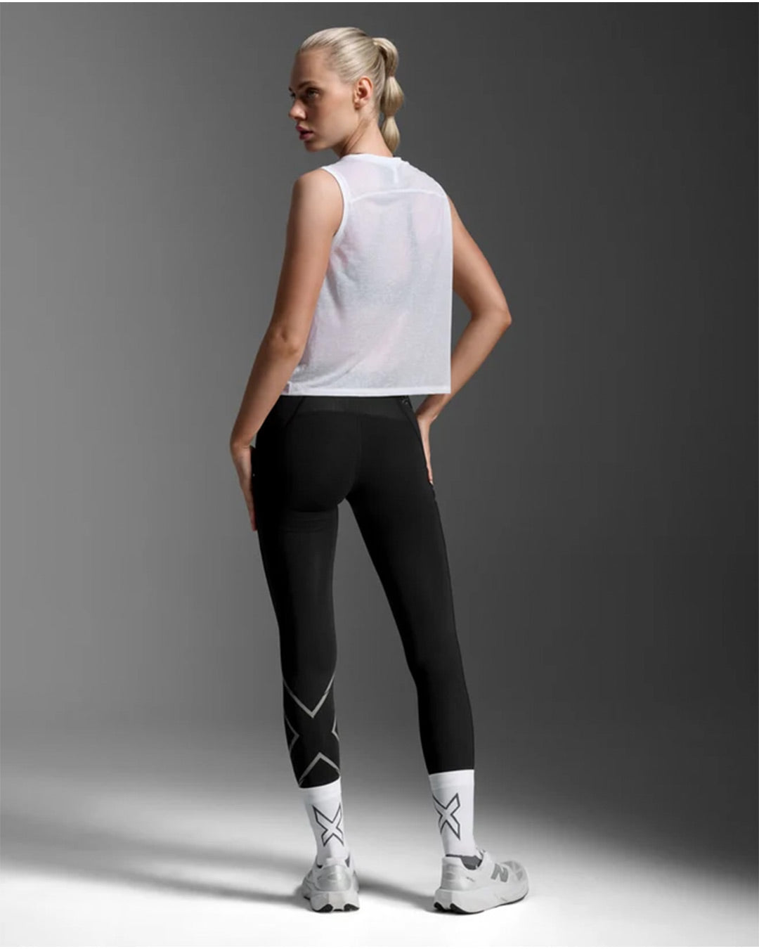 2XU Women's Relight Crop Tank - White/White