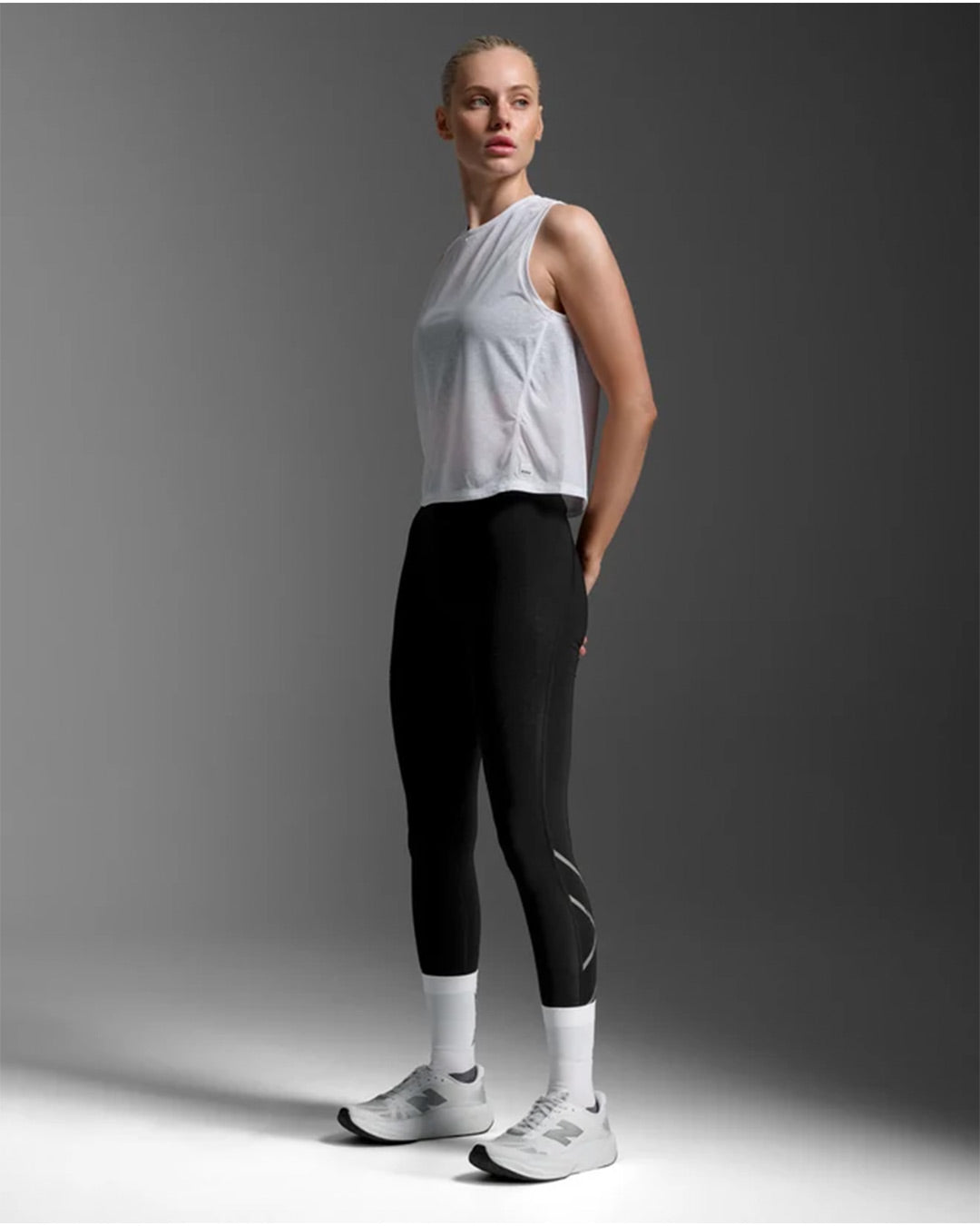 2XU Women's Relight Crop Tank - White/White