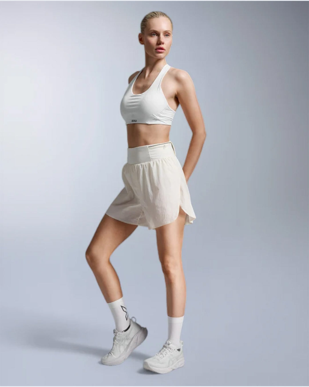 2XU Women's Aero Trail 5inch Shorts - Chalk/White Reflective