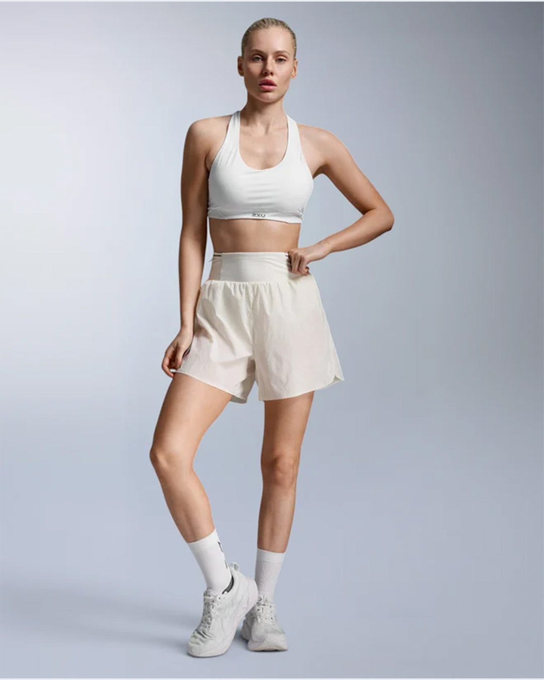 2XU Women's Aero Trail 5inch Shorts - Chalk/White Reflective