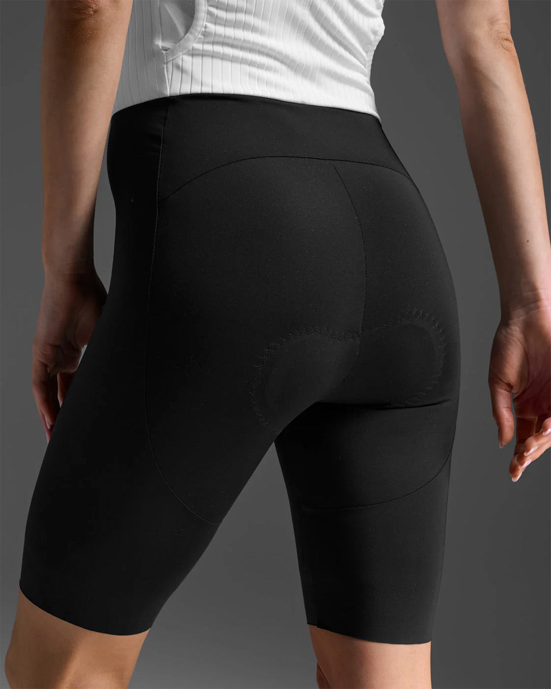 2XU Women's Light Speed React Sleeved Trisuit - Black/White