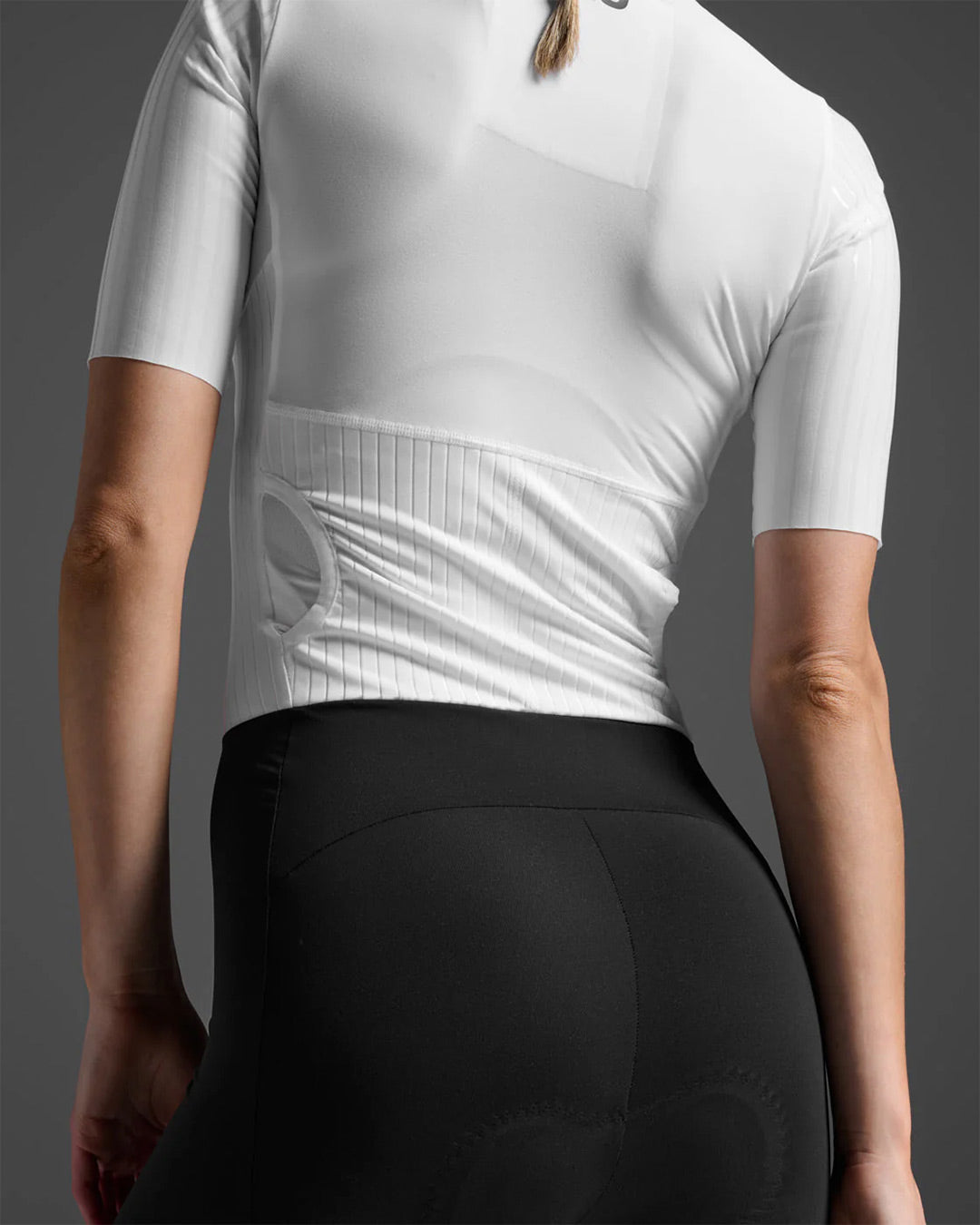 2XU Women's Light Speed React Sleeved Trisuit - Black/White