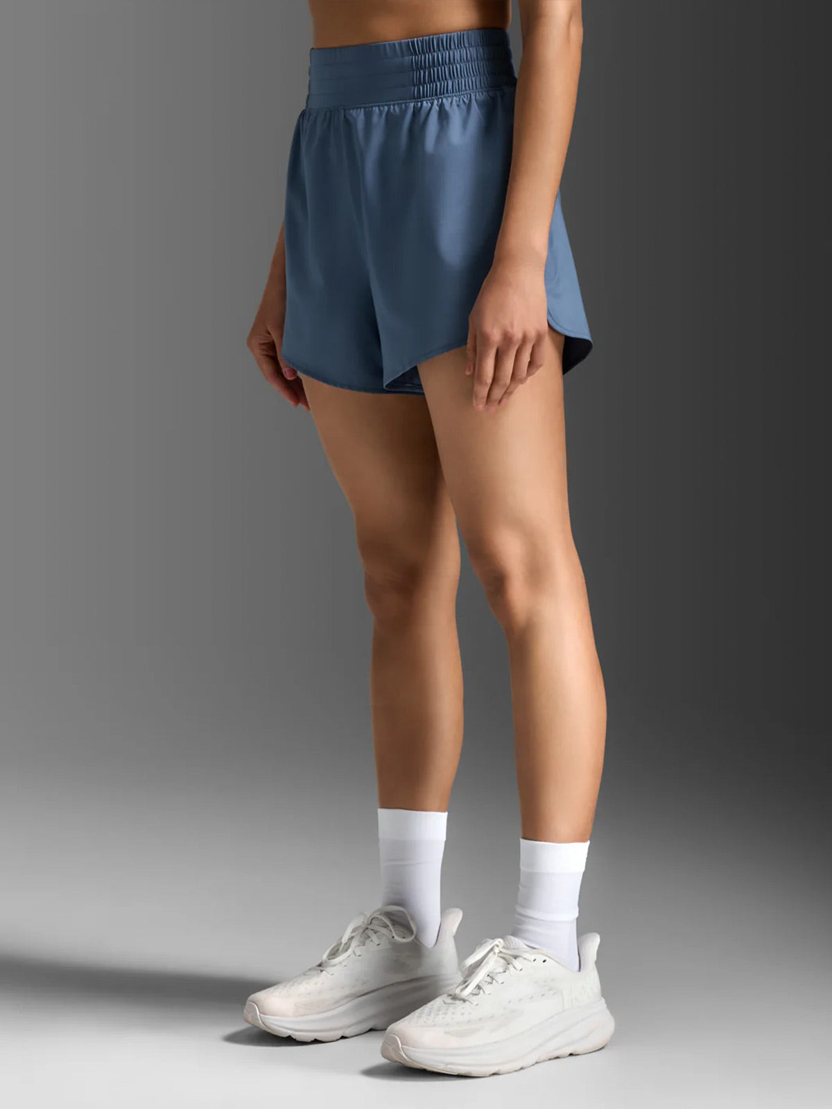 2XU Women's Aero Hi-Rise 4 Inch Shorts - Indigo/Indigo Reflective