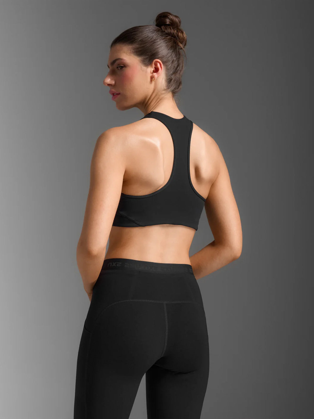 2XU Women's Form Racerback Medium Impact Bra - Black/Black