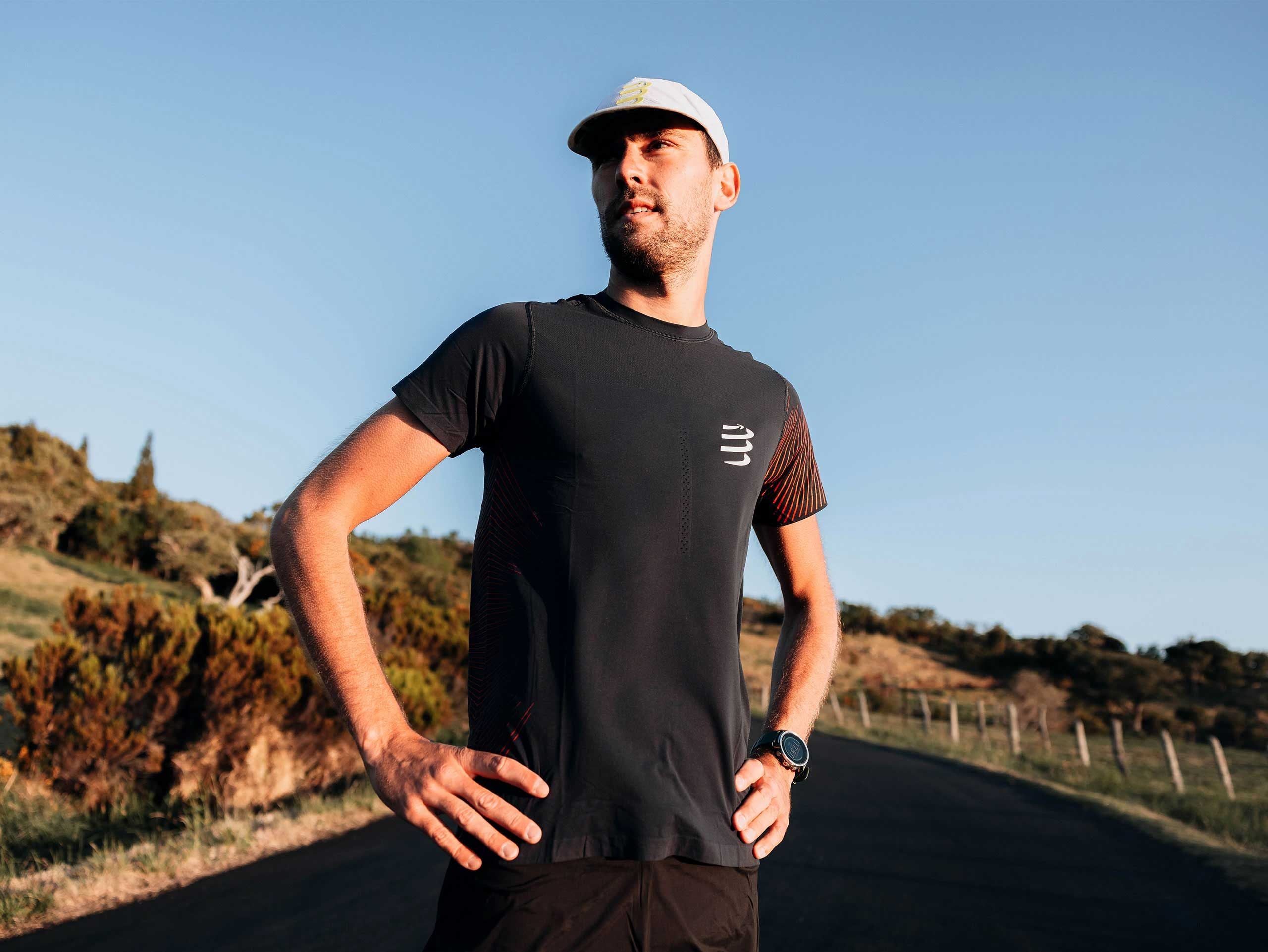 Compessport Men's Performance SS Tshirt - Salute/High Risk Red