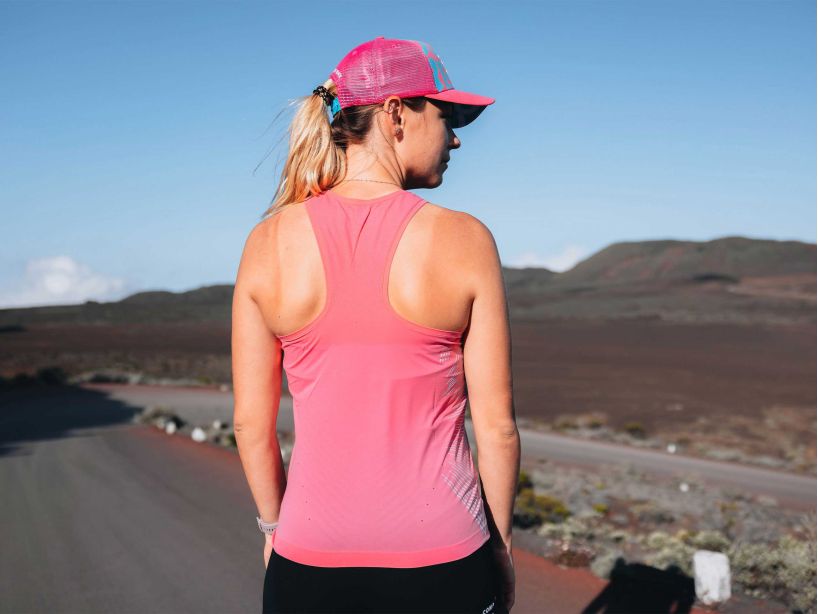 Compessport Women's Performance Singlet - Hot Pink/Aqua