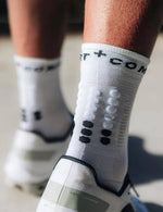 Compressport Unisex's Pro Marathon Socks v2.0 - White/Black