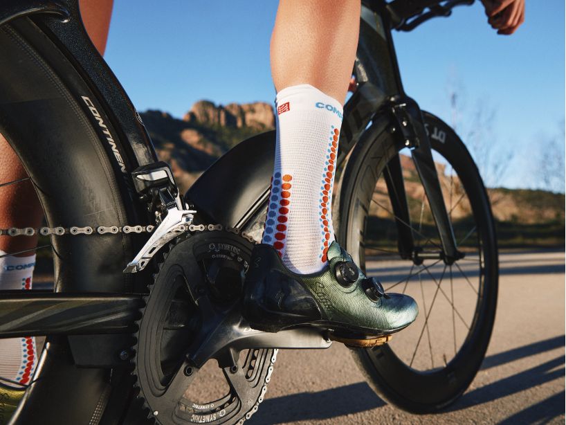 Compressport Unisex's Pro Racing Socks v4.0 Bike - White/Orangeade