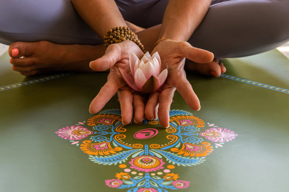 Liforme Mindful Garden Yoga Travel Mat - Olive/Floral