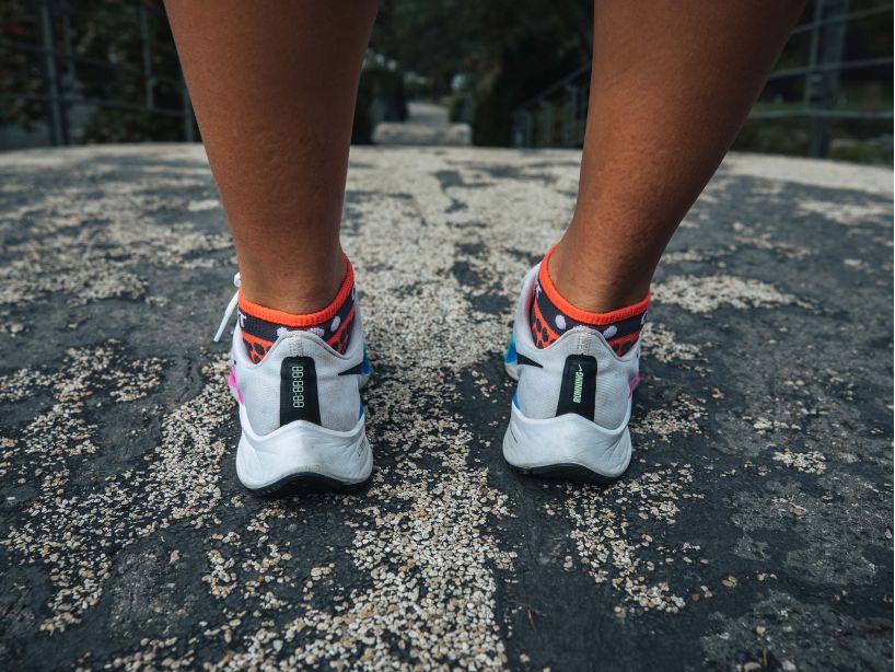 Compressport Unisex Pro Racing Socks v3.0 Run Low Coral - PRSV3-RL_401